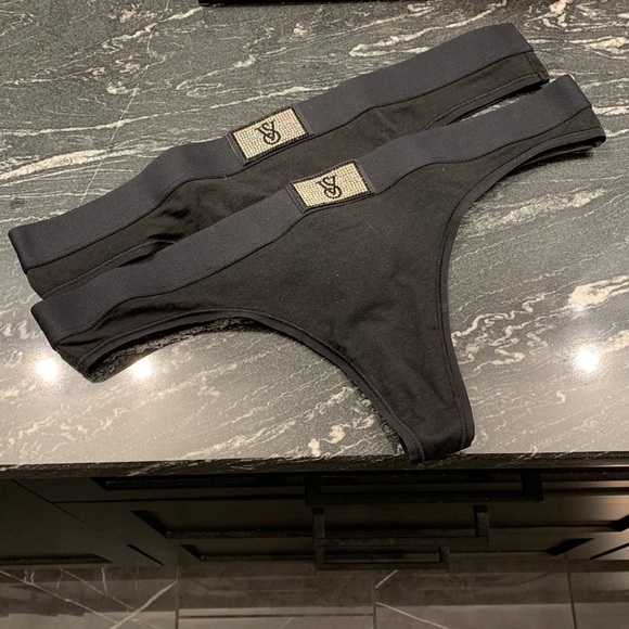 Victoria Secret thongs - Picture 1 of 5